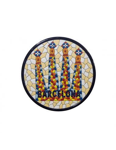 Souvenir Barcelona Plato Sagrada Familia cerámica española decorativa andaluza 28cms. 31280200